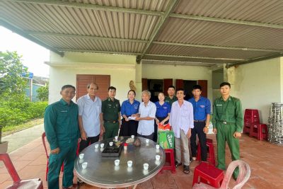 Chi đoàn Trường Mầm non Phổ Châu tri ân các anh hùng liệt sĩ nhân ngày 27/7