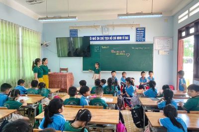 Hoạt động trải nghiệm tham quan trường tiểu học Phổ Châu của các bé lớp Mẫu giáo lớn